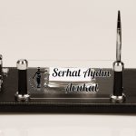 avukatlara hediye adalet logolu masa isimlik